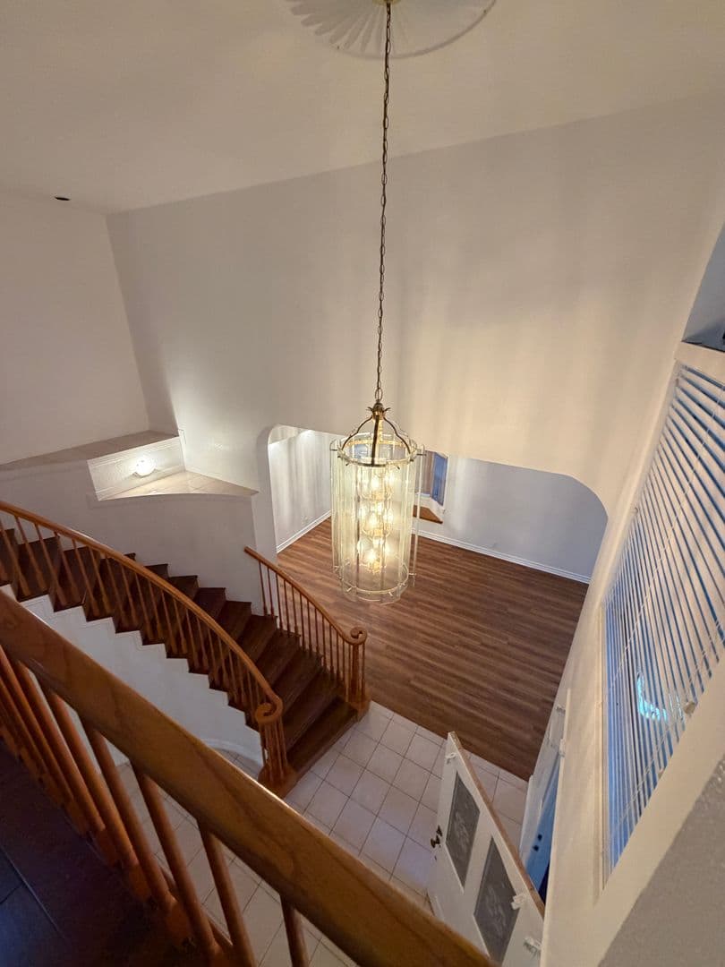 Victorville House: 18141 Country Glen Lane