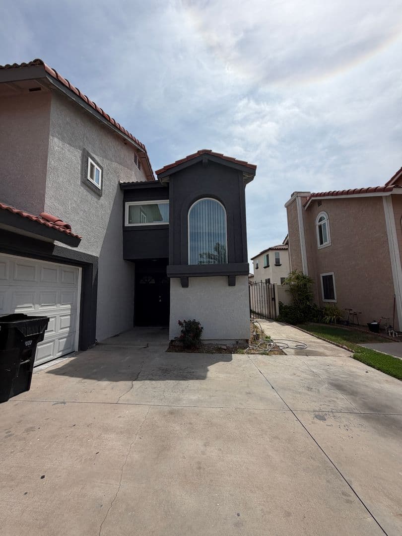 San Bernardino House: 1595 Sycamore Ln