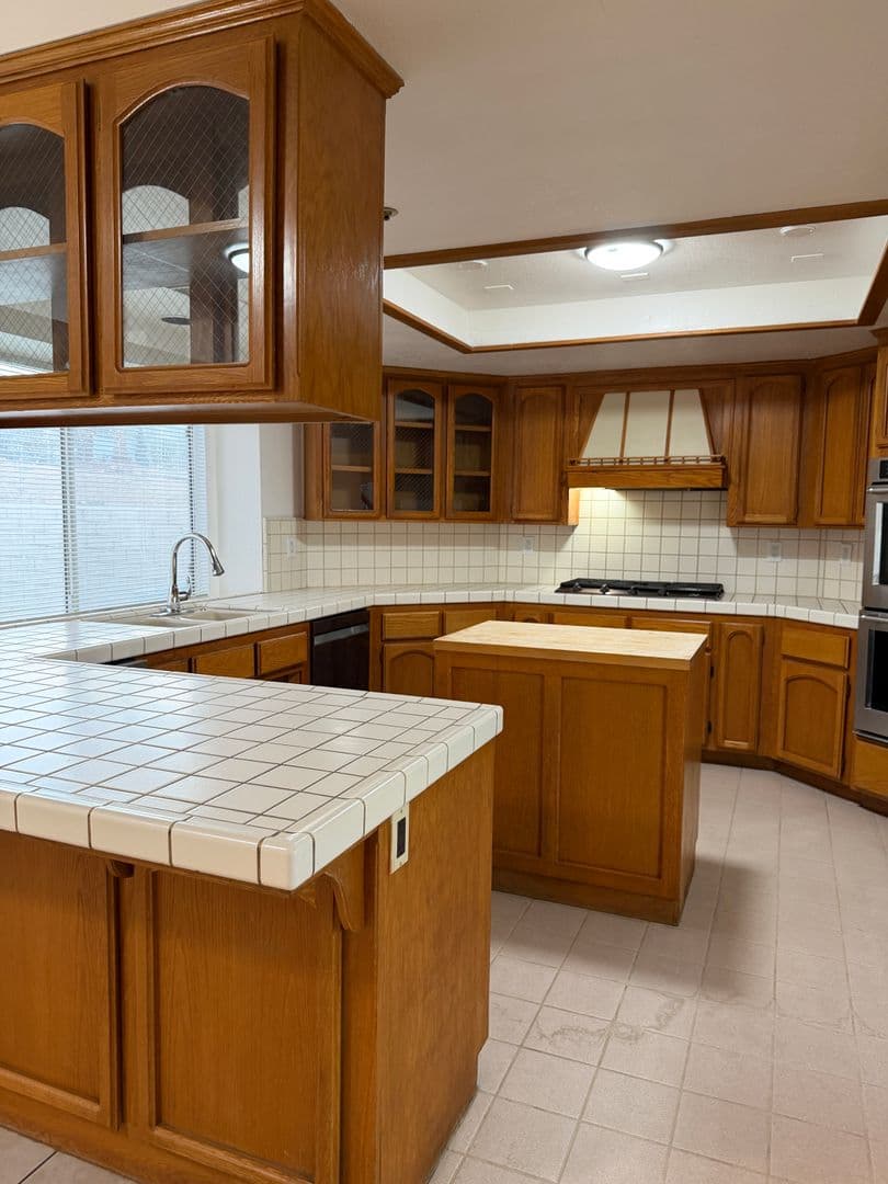 Victorville House: 18141 Country Glen Lane