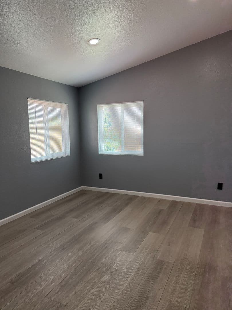 San Bernardino House: 1595 Sycamore Ln
