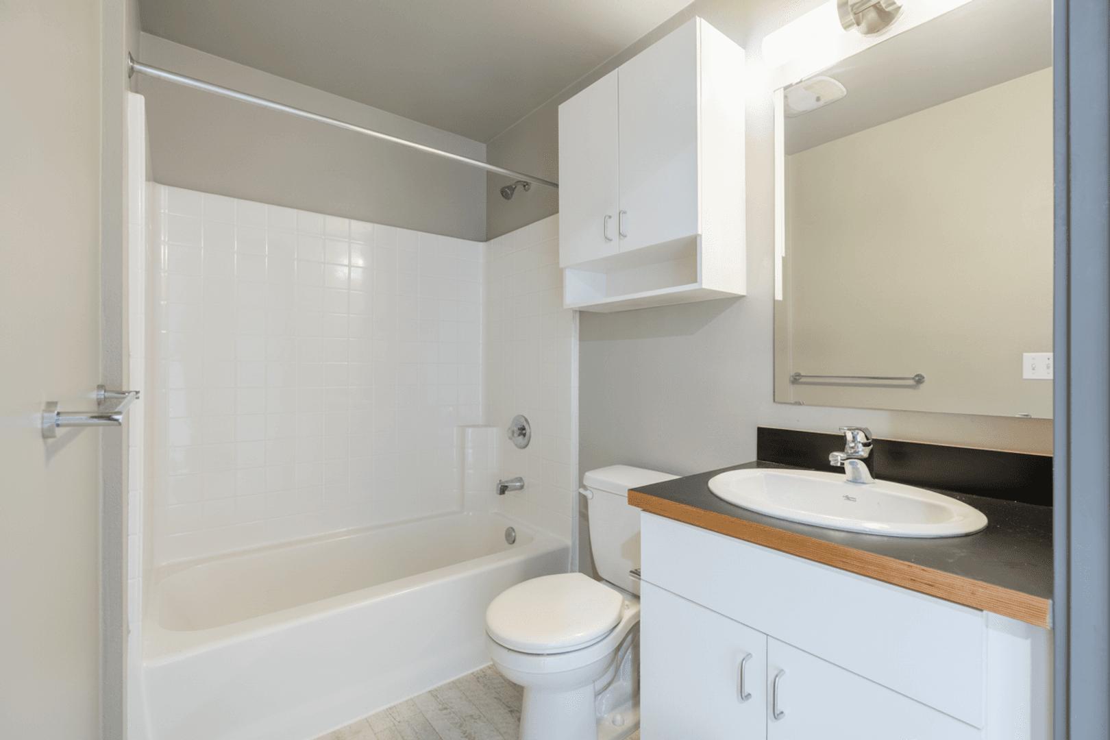 Seattle Apartment: 2820 Eastlake Ave E