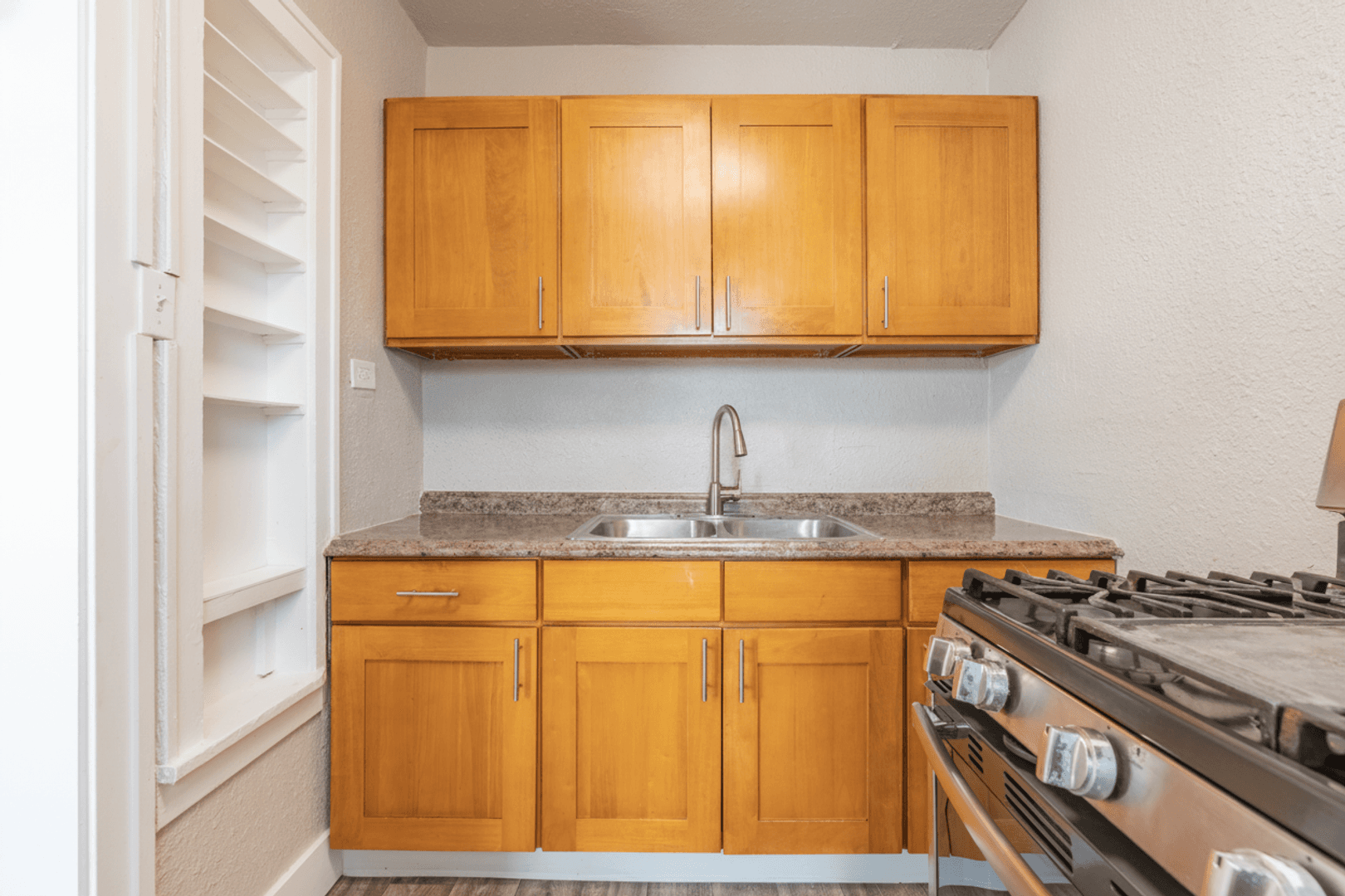 Tacoma Apartment: 1224 Yakima Ave S