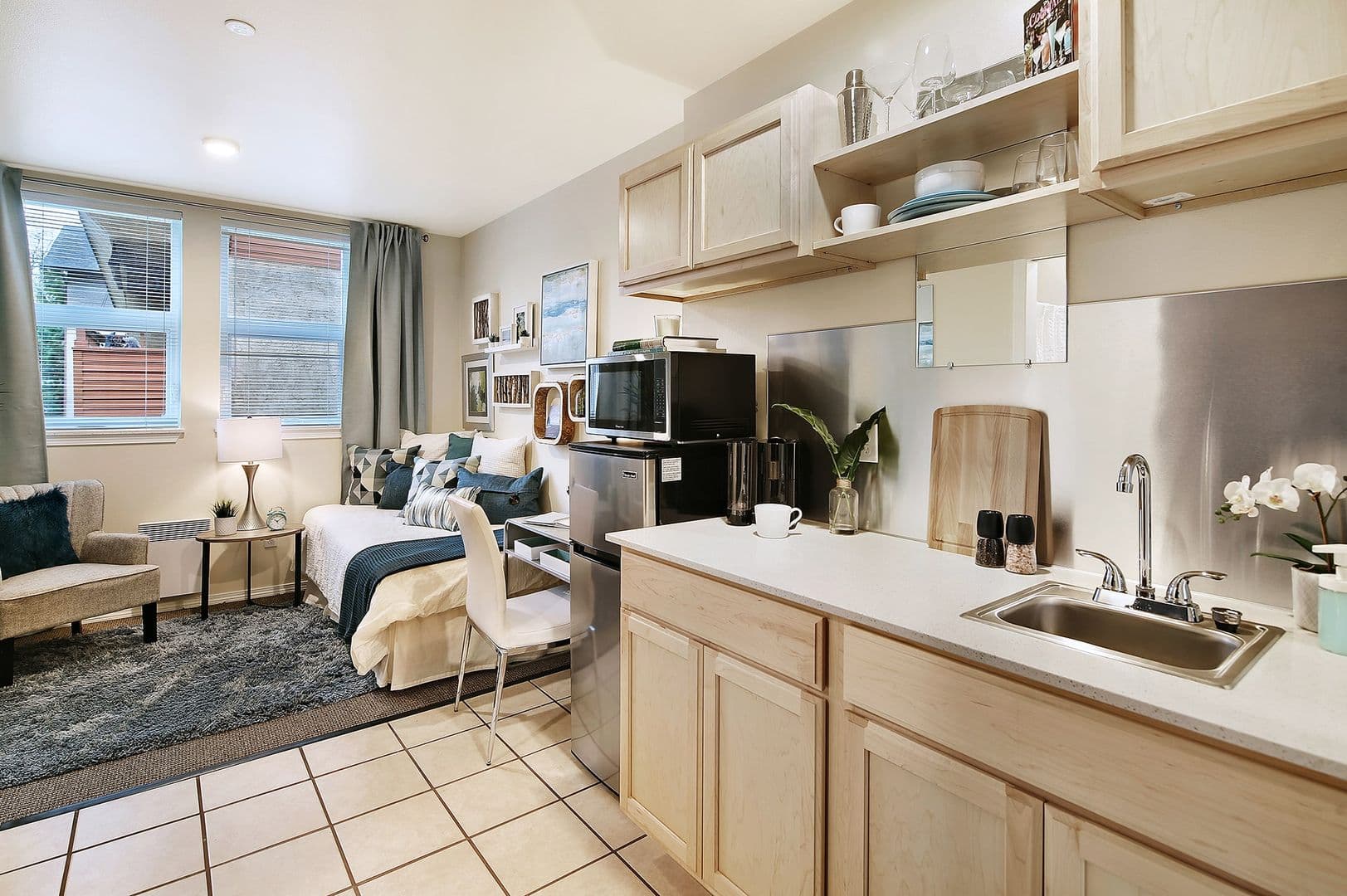 Seattle Apartment: 10610 Meridian Ave N