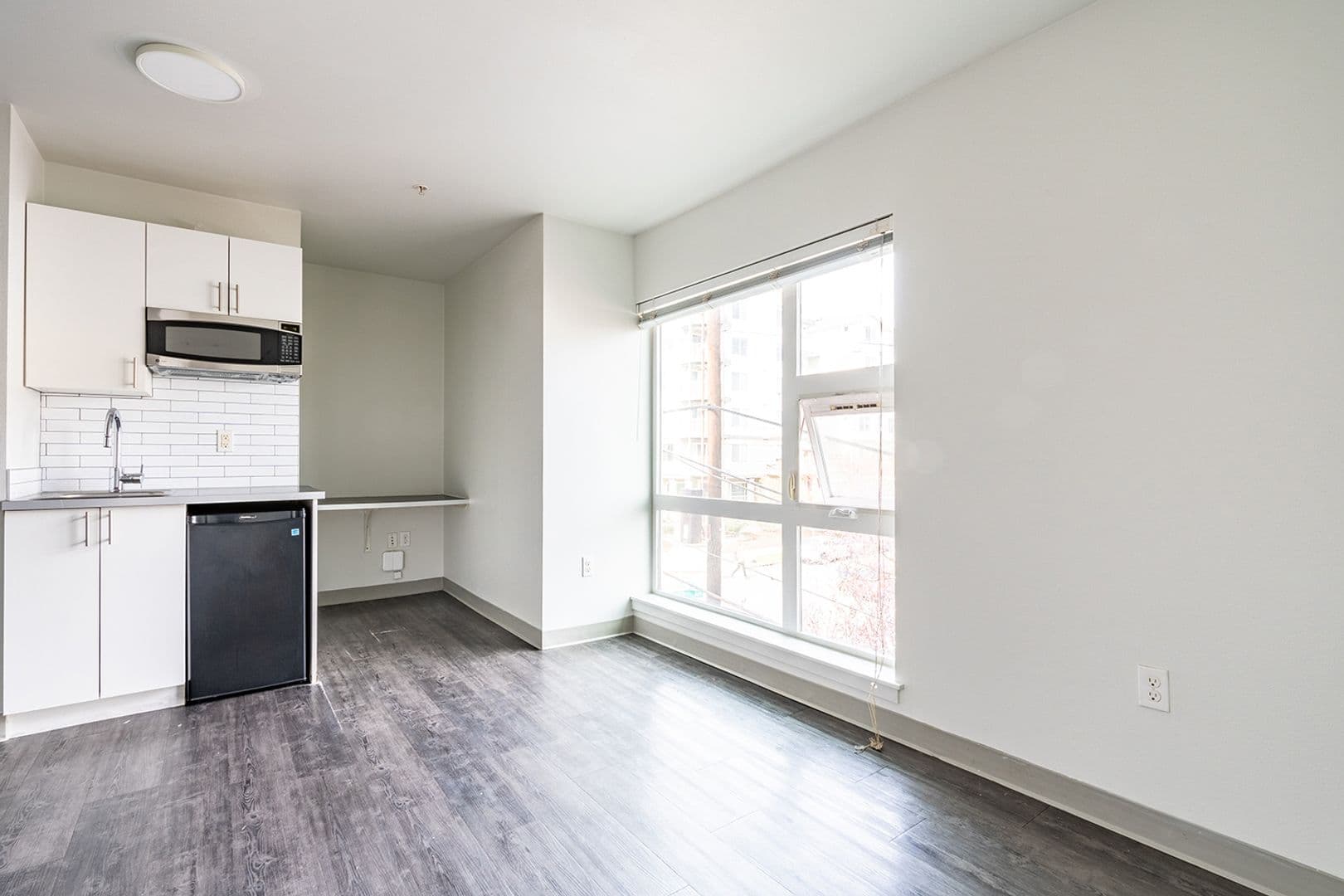 Seattle Apartment: 220 10th Ave
