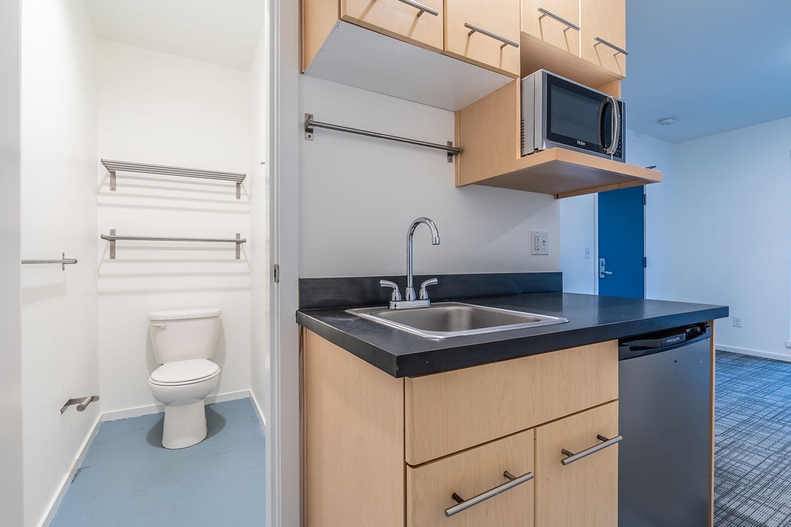 Seattle Apartment: 2418 NW 58th St