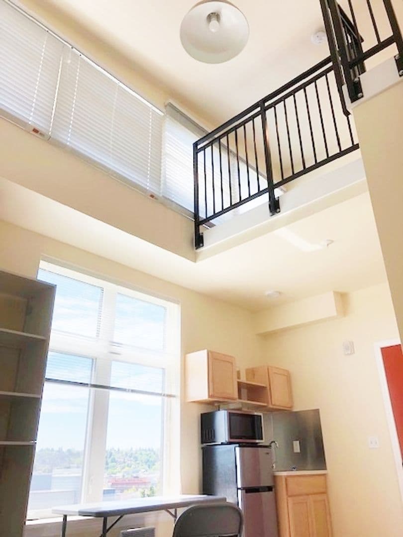 Seattle Apartment: 1514 NW 52nd St