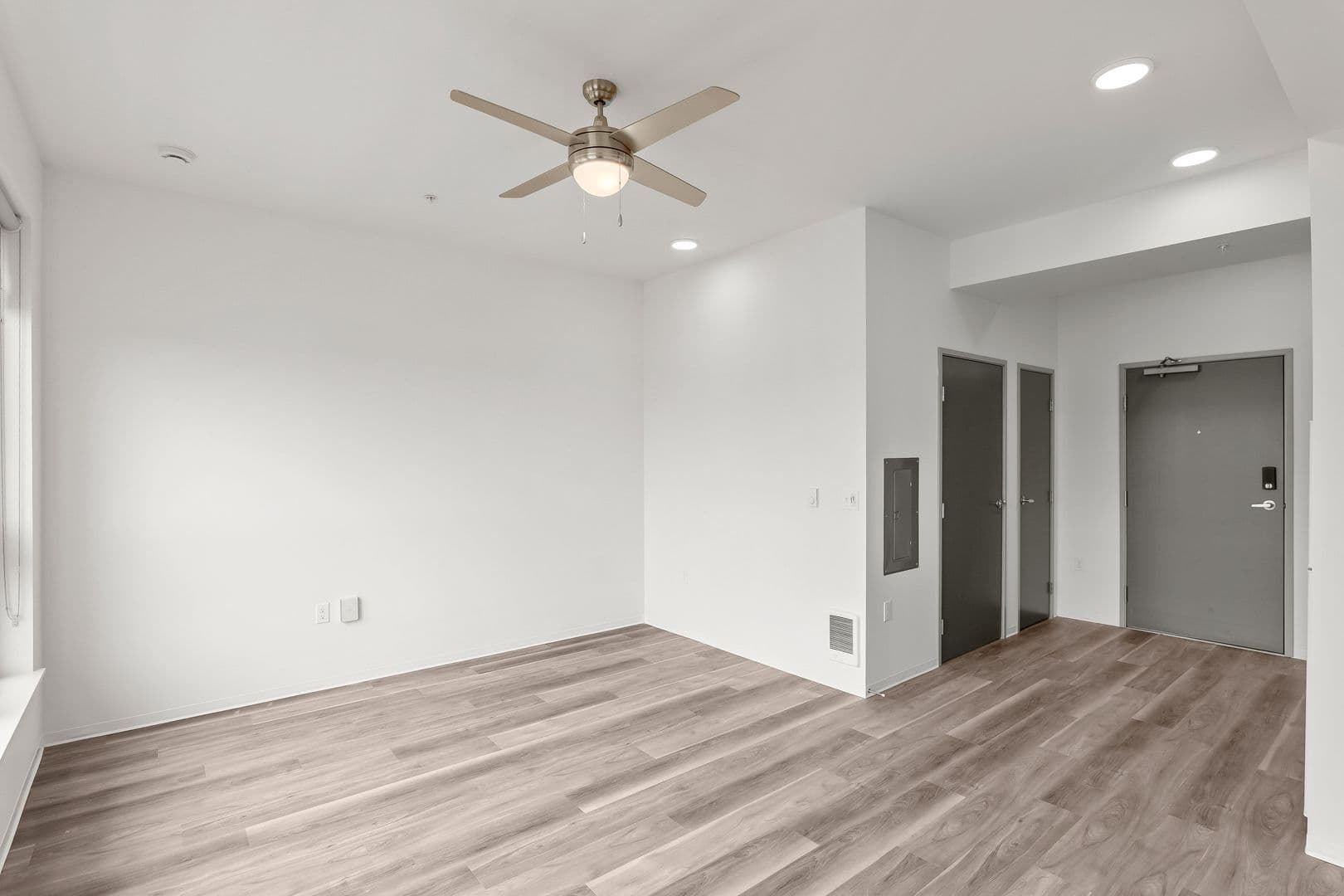 Portland Apartment: 5460 N Interstate Ave
