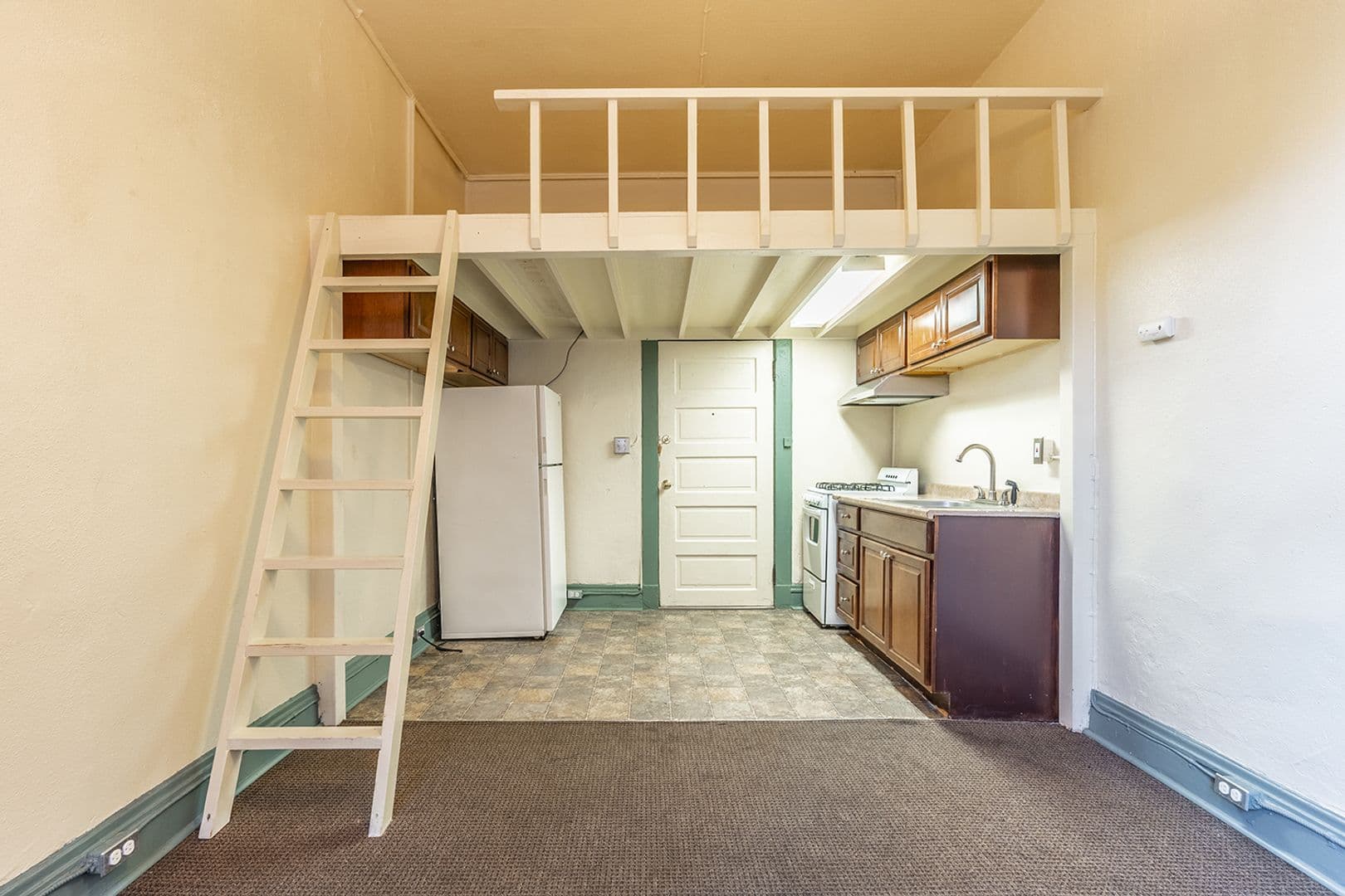 Seattle Apartment: 110 Vine St