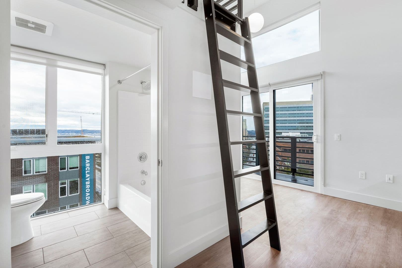 Seattle Apartment: 500 Broadway
