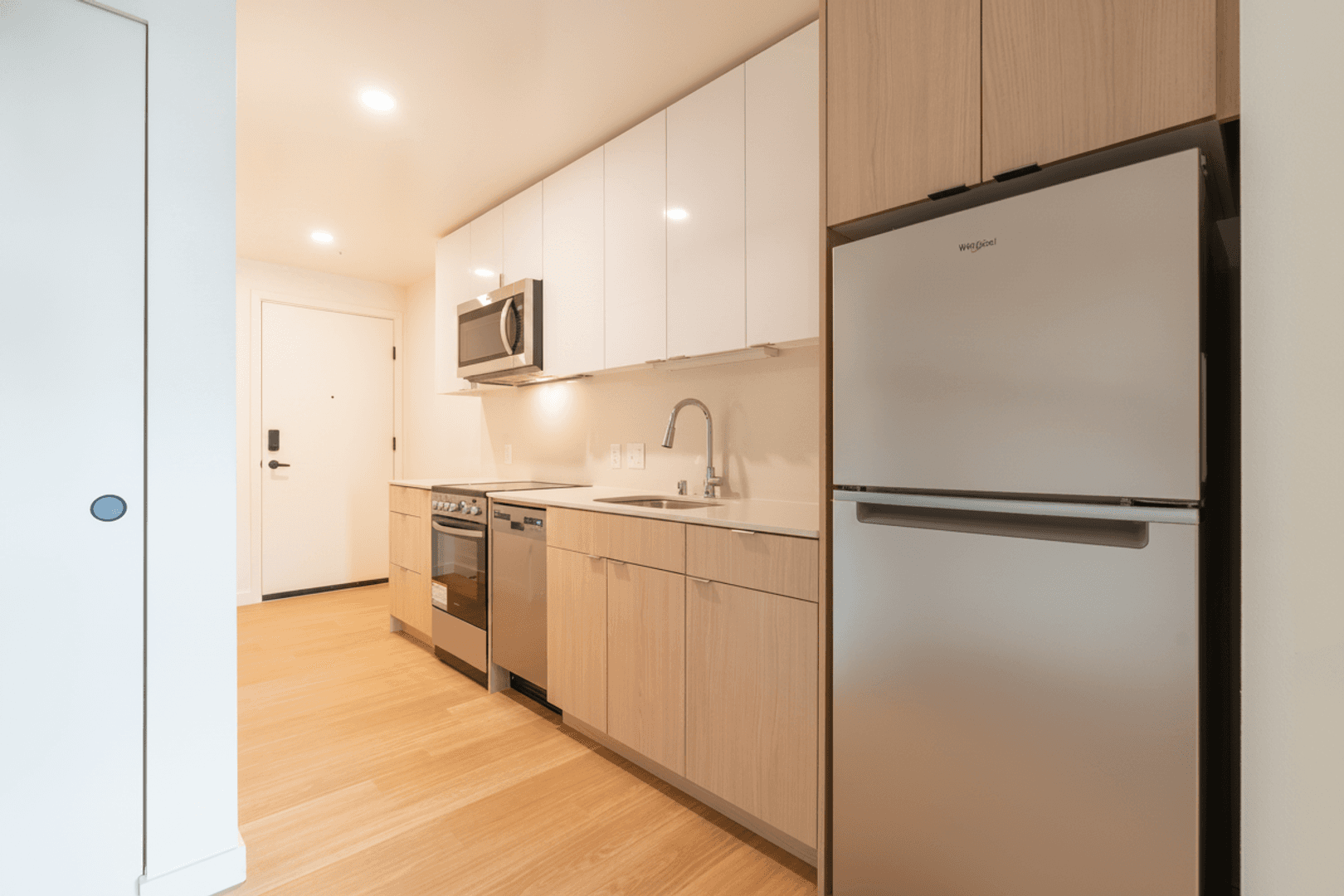 Bellevue Apartment: 290 106th Pl NE