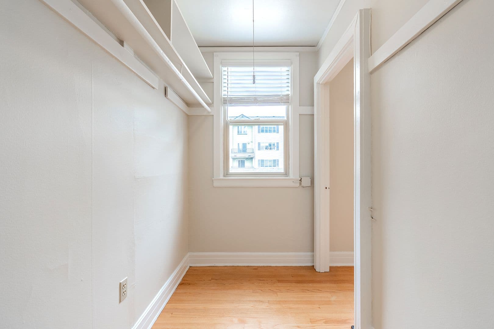 Seattle Apartment: 1330 Boren Ave