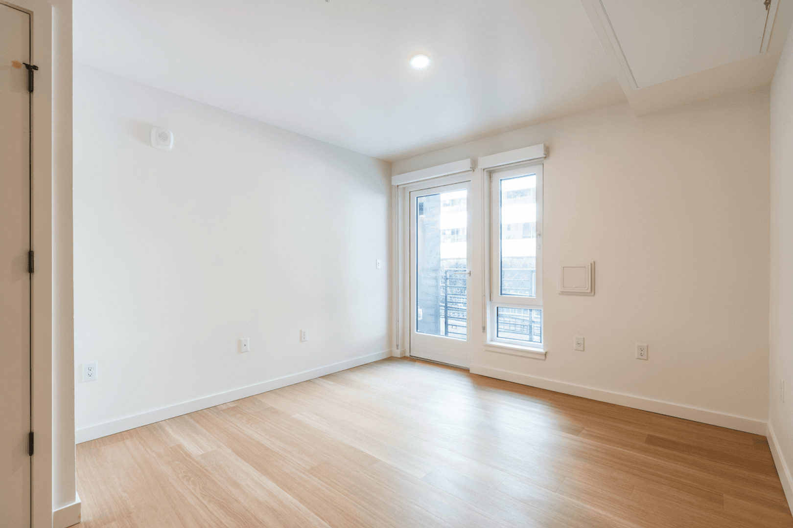 Bellevue Apartment: 290 106th Pl NE