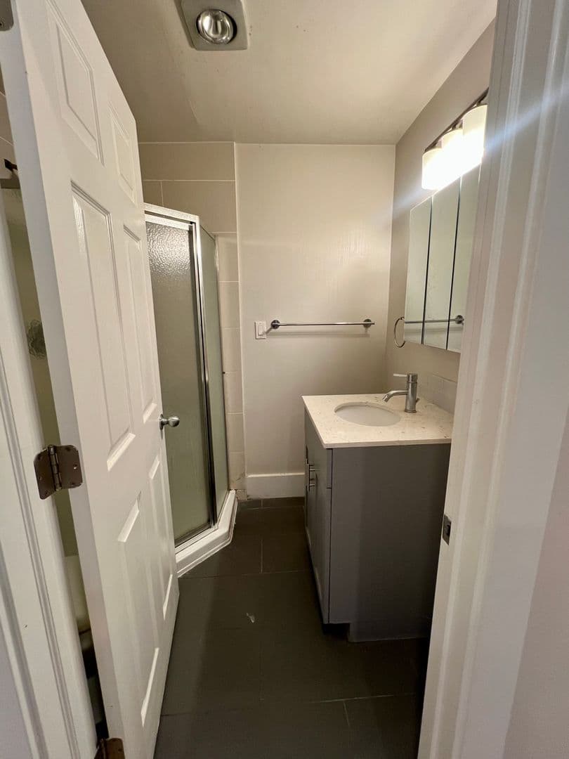 Seattle Apartment: 304 E Olive Place