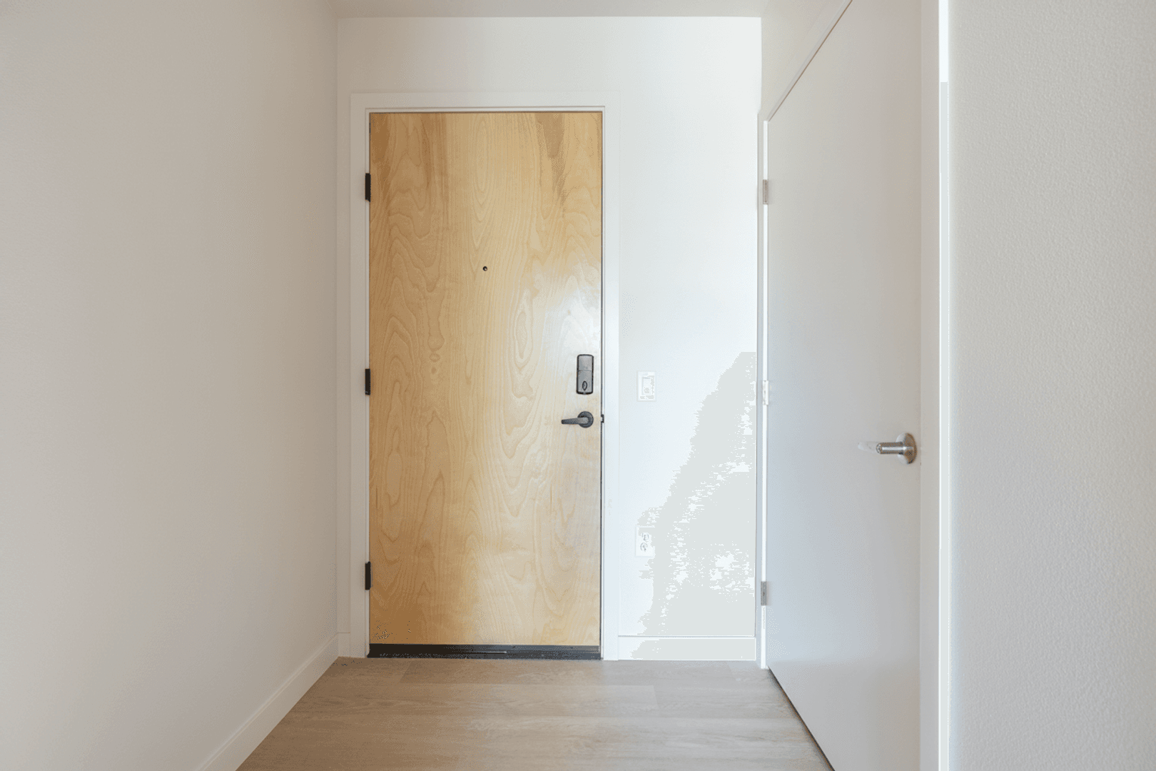 Seattle Apartment: 2210 E Cherry St