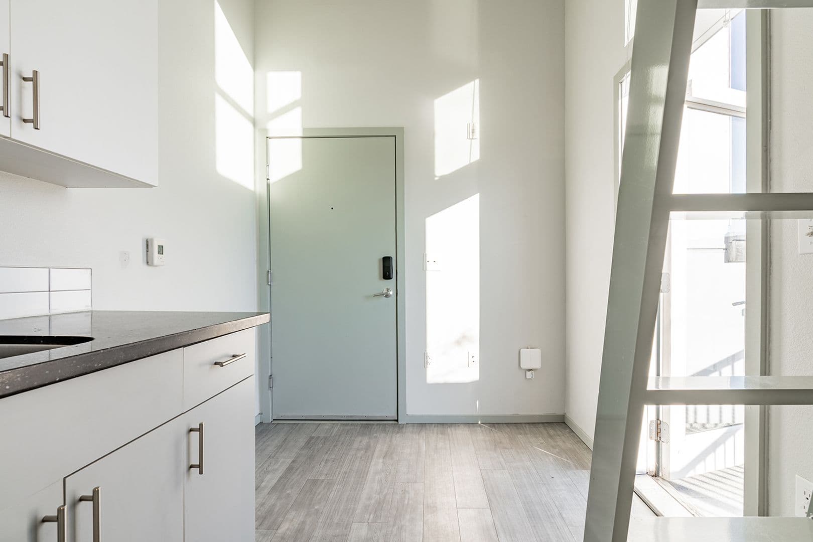 Seattle Apartment: 3266 SW Avalon Way