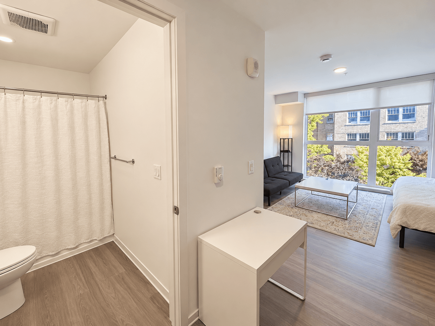 Seattle Apartment: 1103 Summit Ave