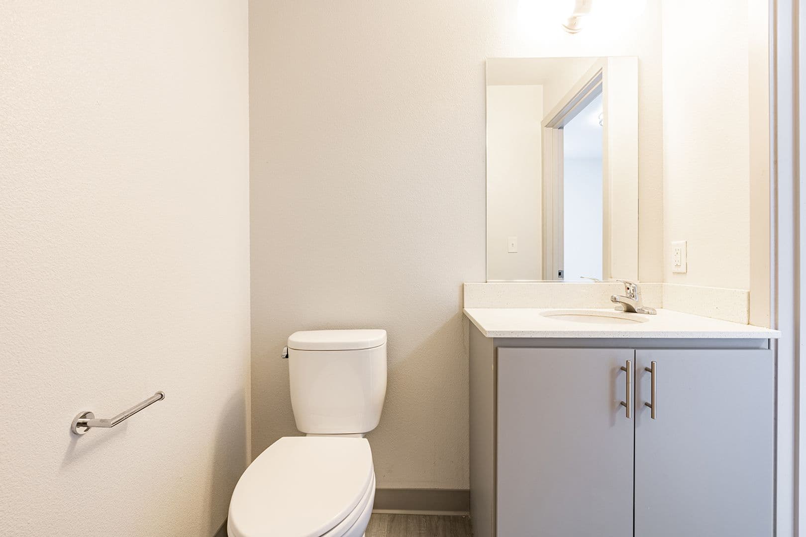 Portland Apartment: 2250 NW Thurman St