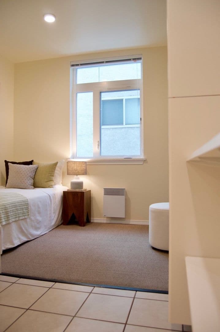 Seattle Apartment: 5611 17th Ave NW