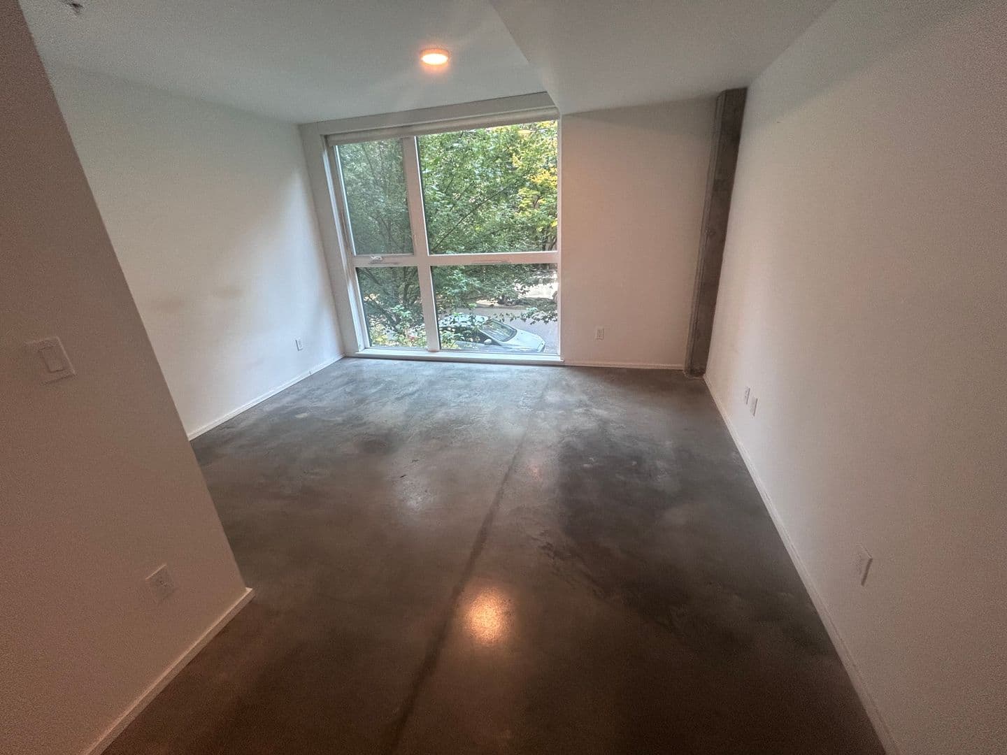 Seattle Apartment: 1103 Summit Ave