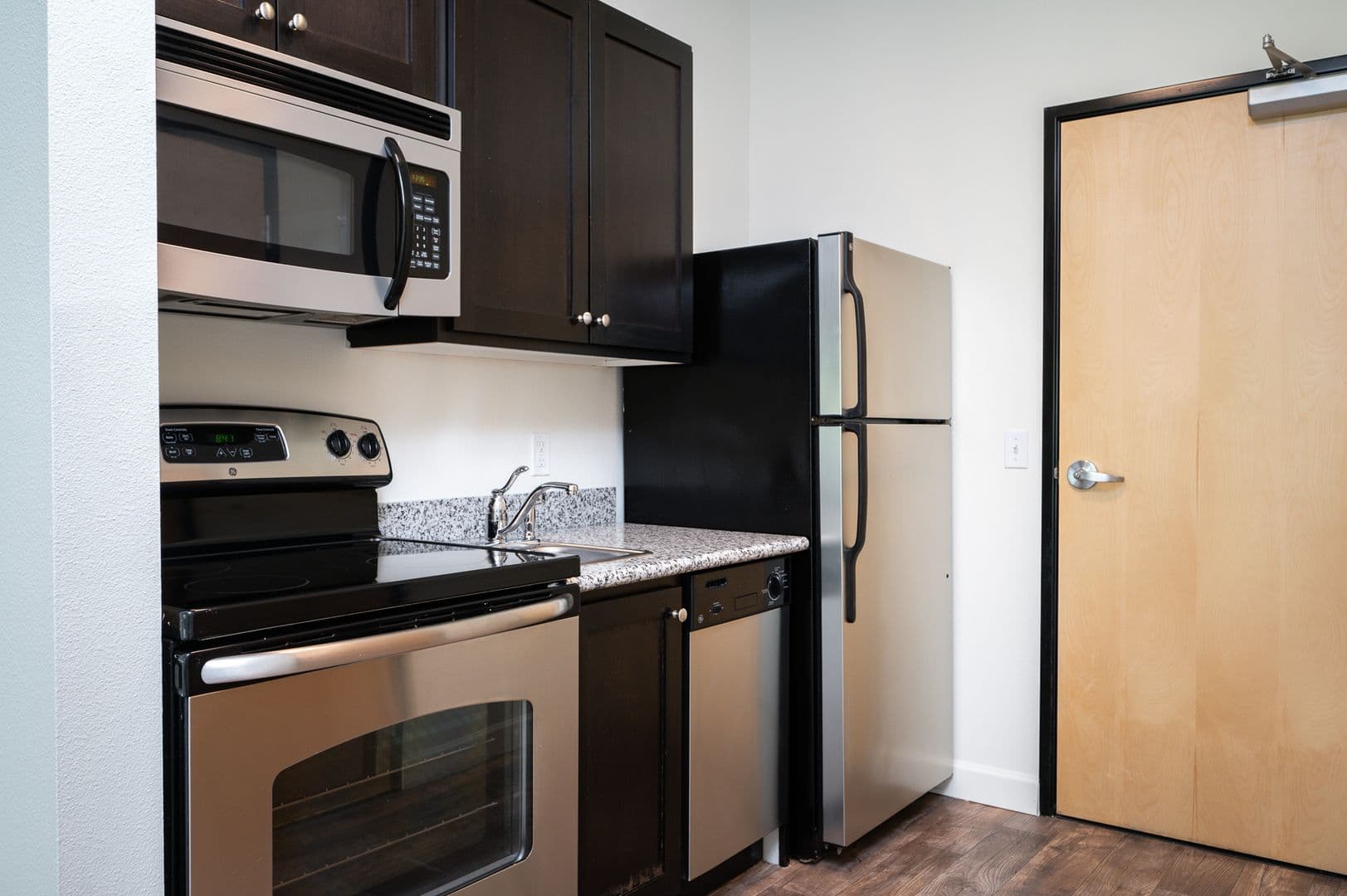 Portland Apartment: 1430 NW Pettygrove St