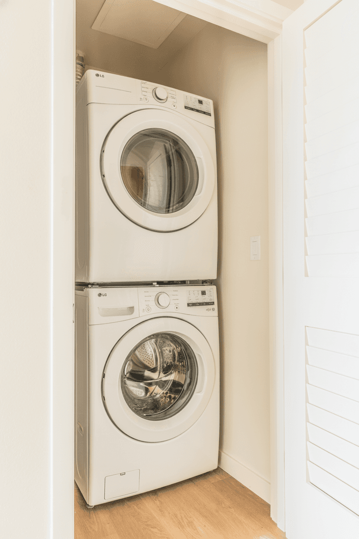 Seattle Apartment: 2210 E Cherry St