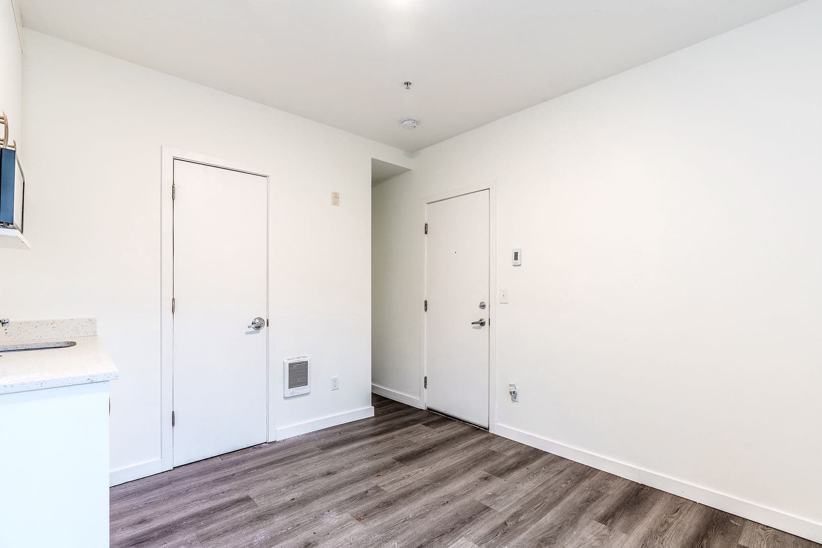 Seattle Apartment: 200 10th Ave E