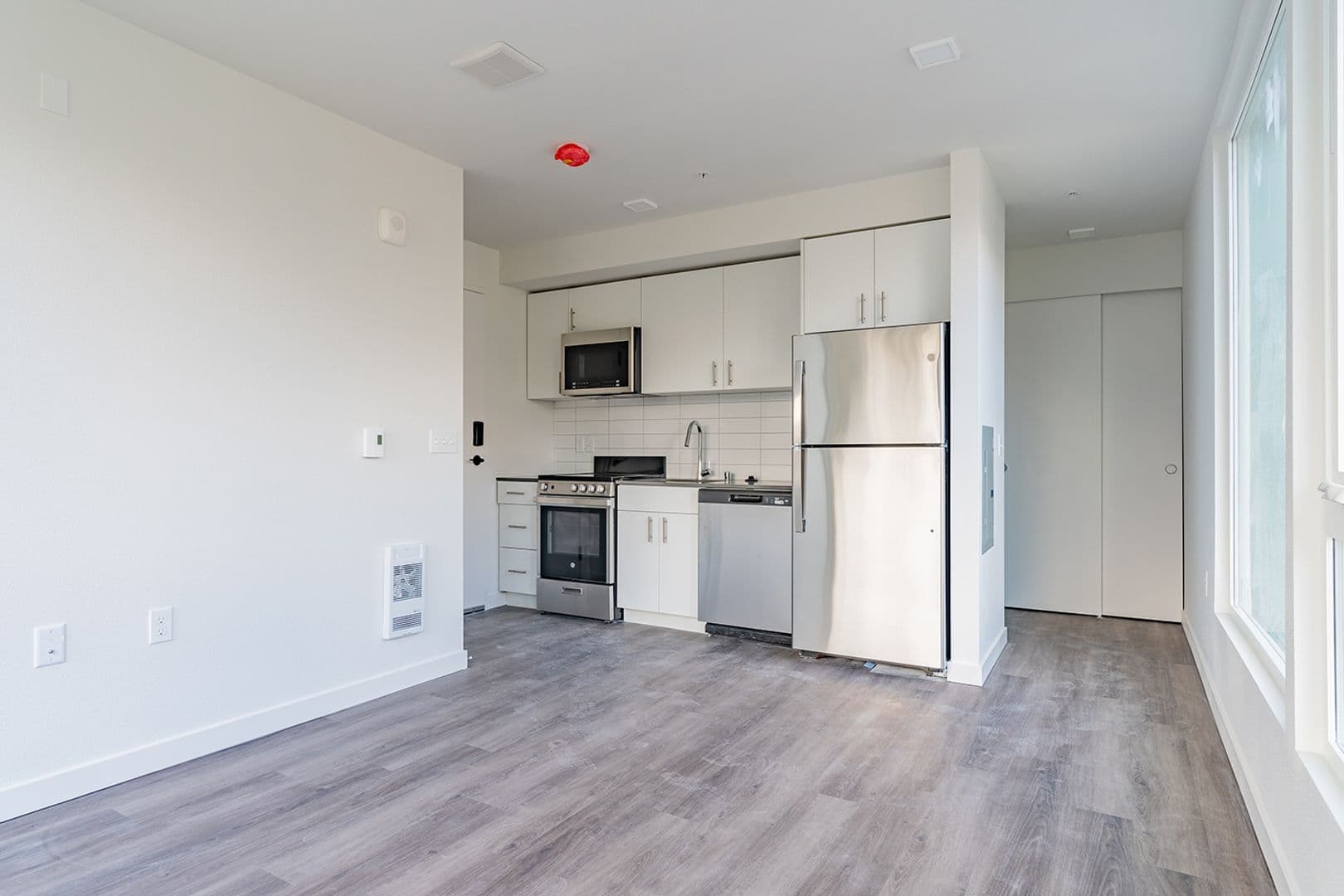 Seattle Apartment: 355 15th Ave