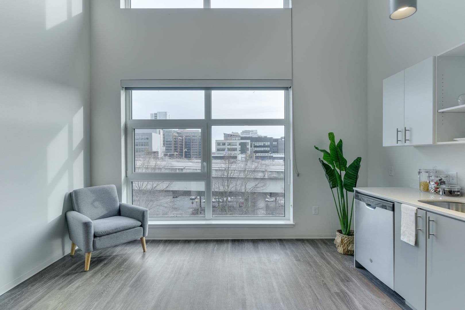 Portland Apartment: 1075 NW 16th Ave