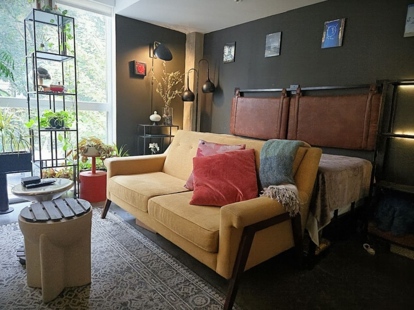 Seattle Apartment: 1103 Summit Ave