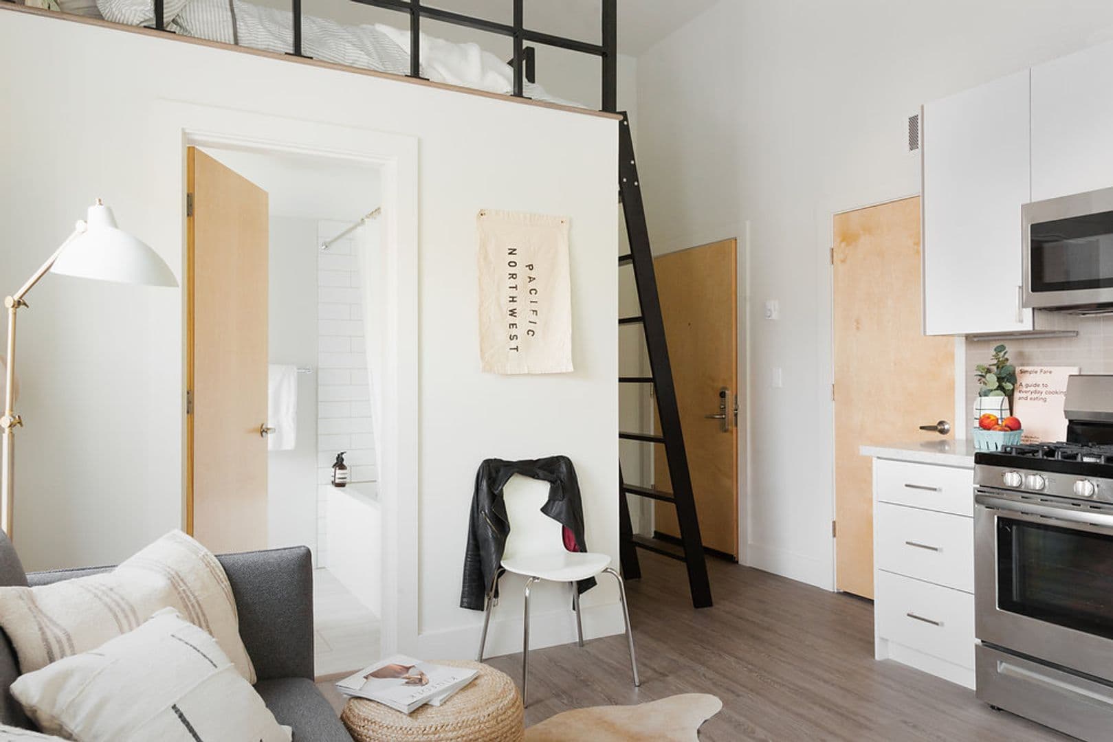 Seattle Apartment: 423 Terry Ave
