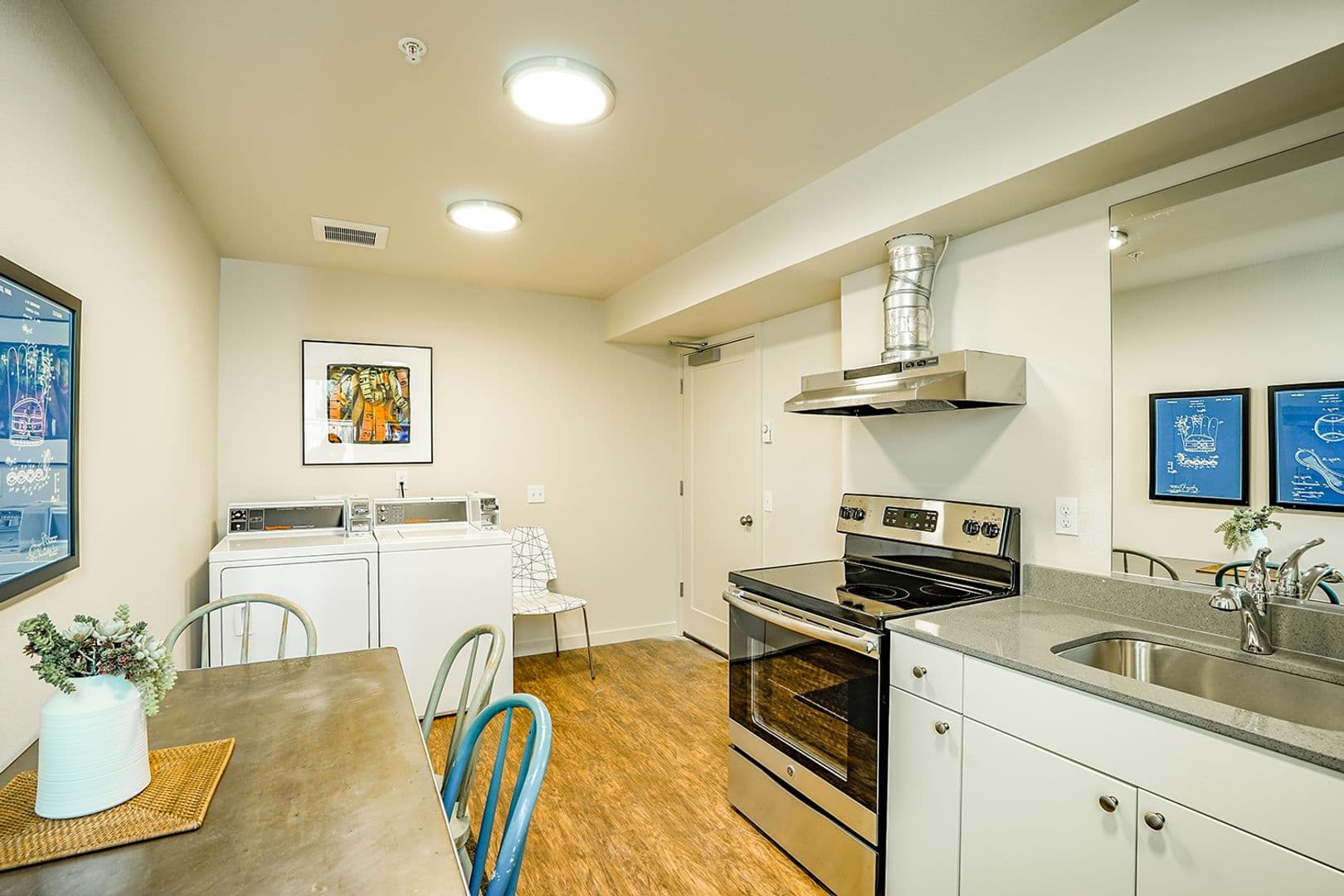 Seattle Apartment: 1519 E Spring St