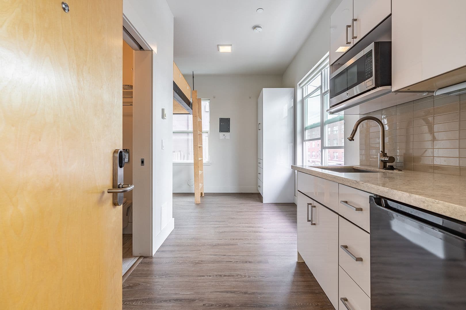 Seattle Apartment: 1722 Summit Ave