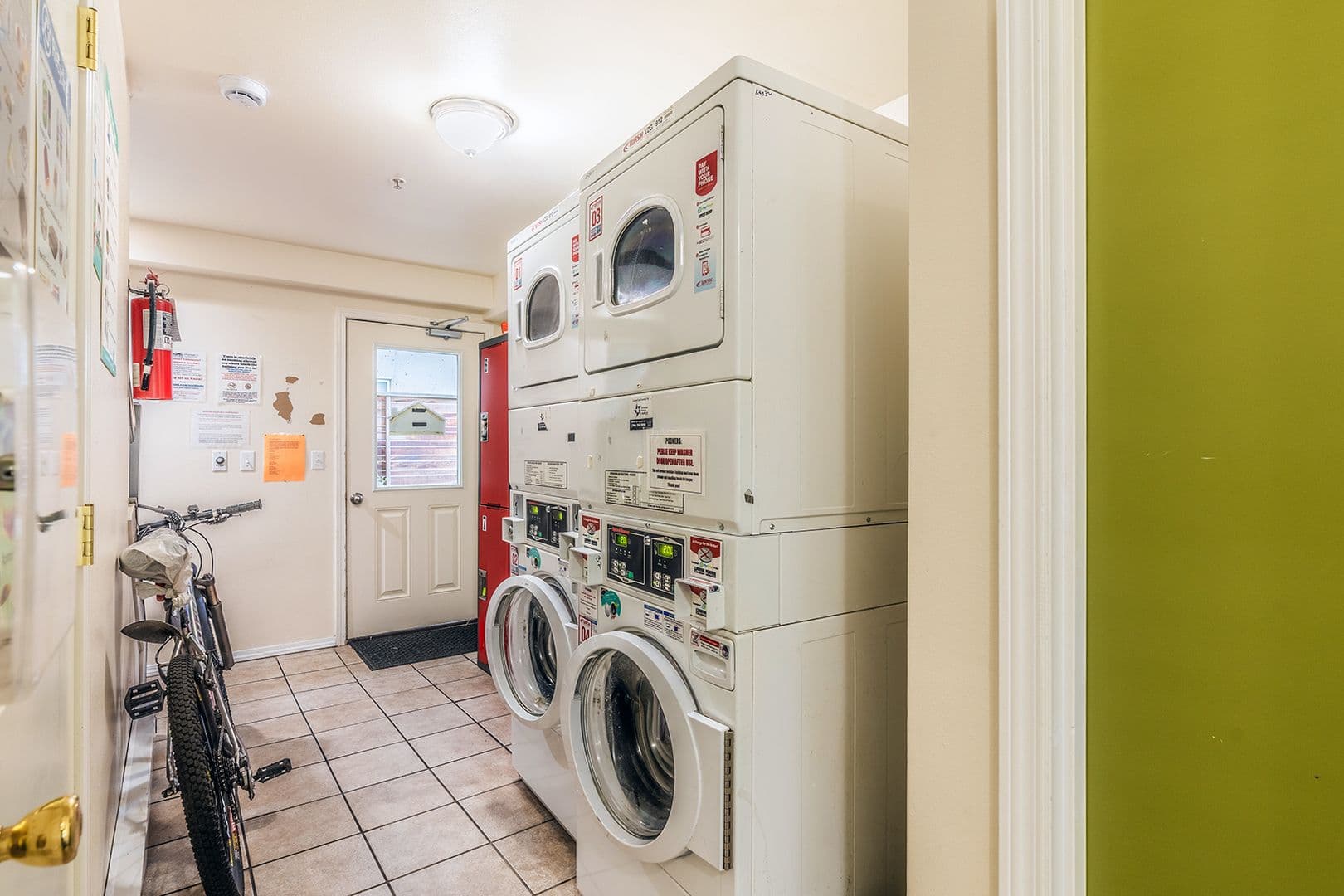 Seattle Apartment: 216 23rd Ave E