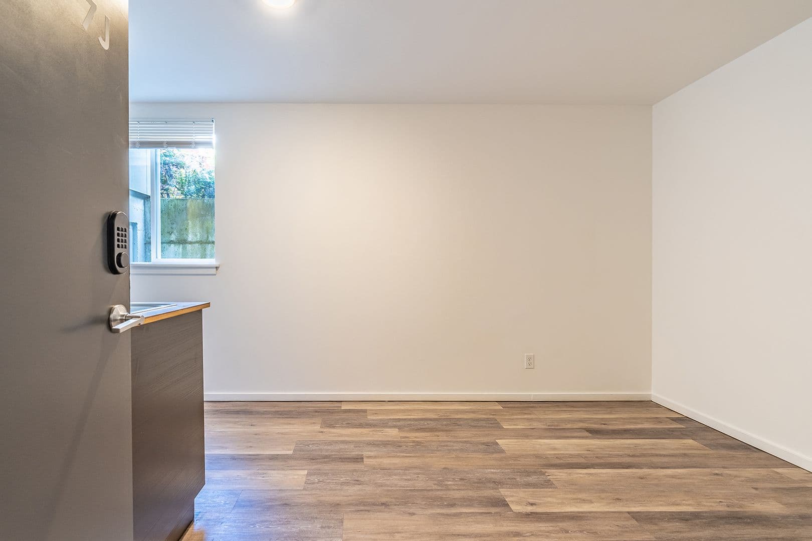 Seattle Apartment: 116 13th Ave East