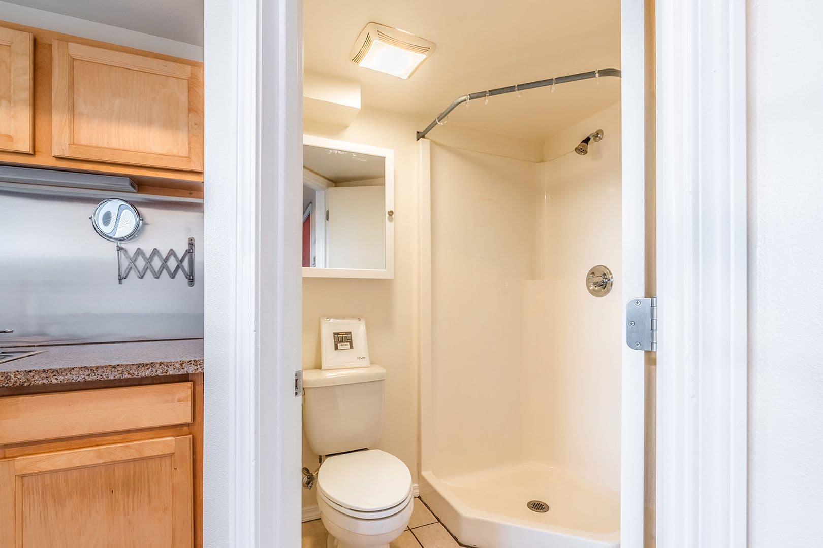 Seattle Apartment: 310 17th Ave S