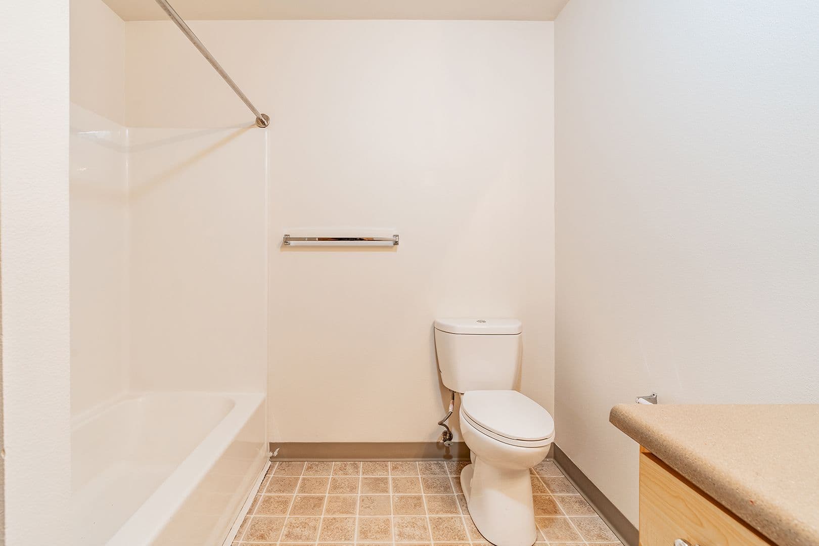 Portland Apartment: 36 NE 147th Ave