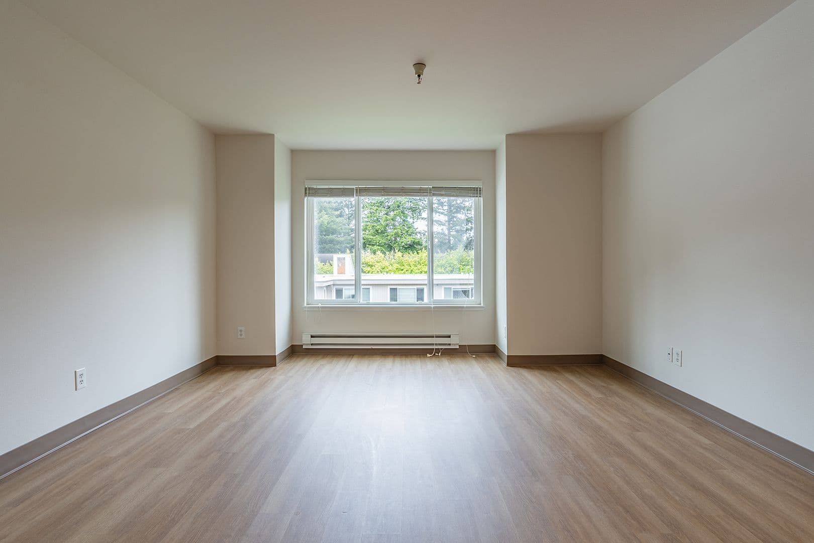 Bellevue Apartment: 15750 NE 15th Street