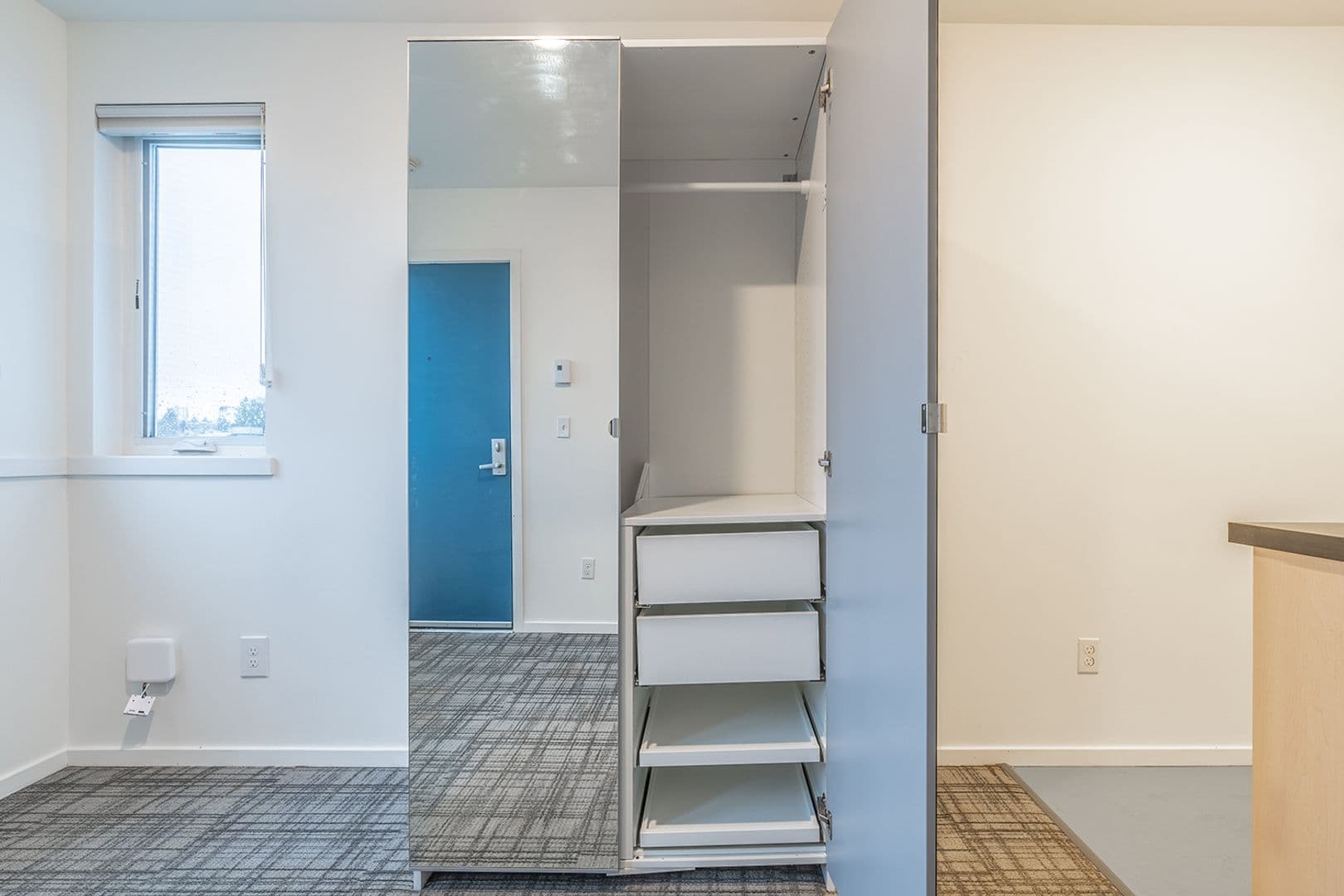 Seattle Apartment: 2418 NW 58th St