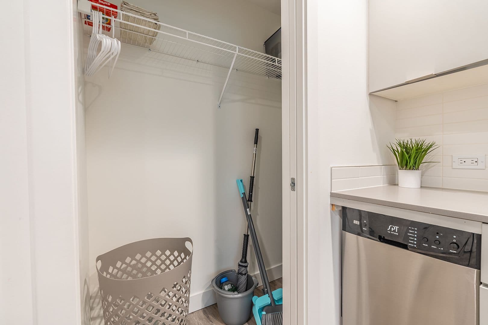 Seattle Apartment: 120 10th Avenue East