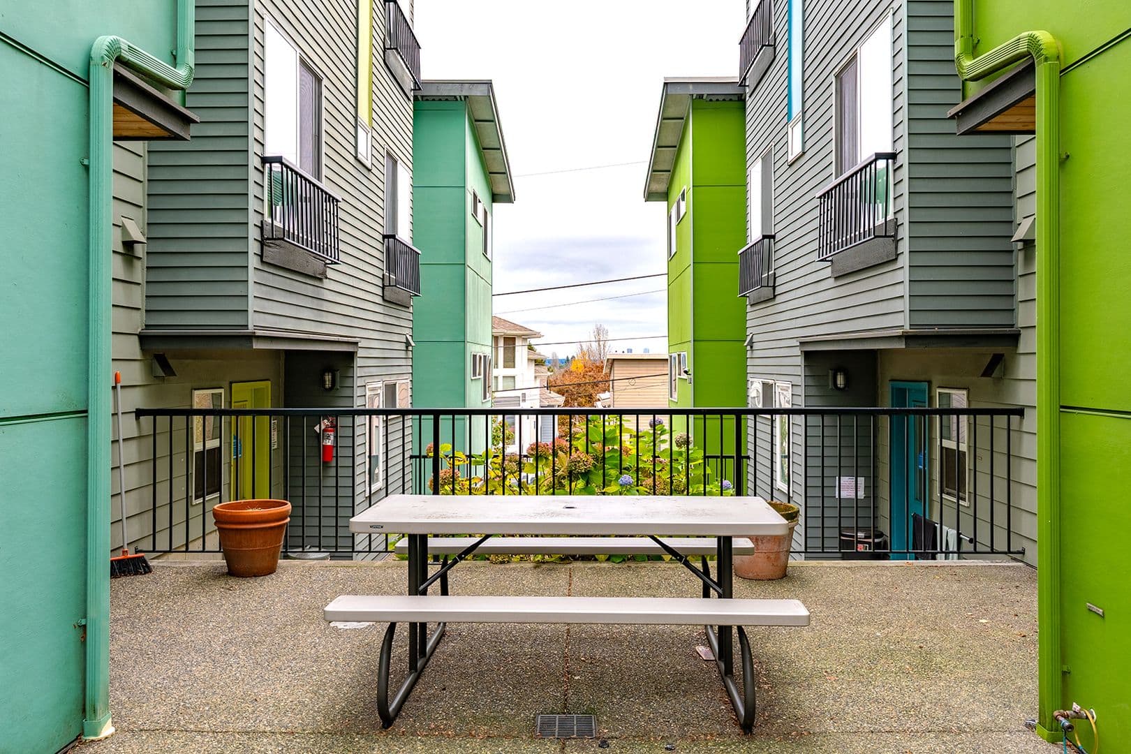 Seattle Apartment: 216 23rd Ave E