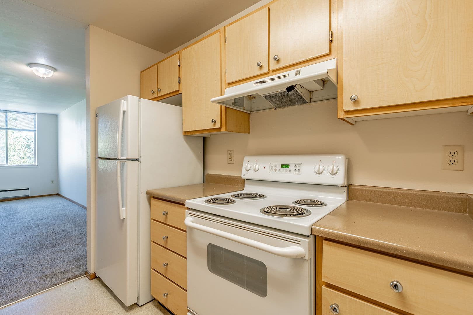 Portland Apartment: 36 NE 147th Ave