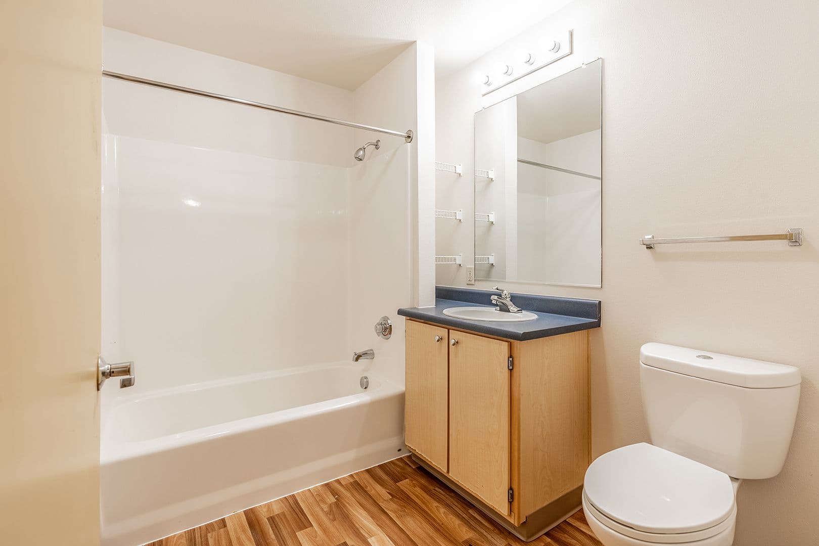 Portland Apartment: 36 NE 147th Ave