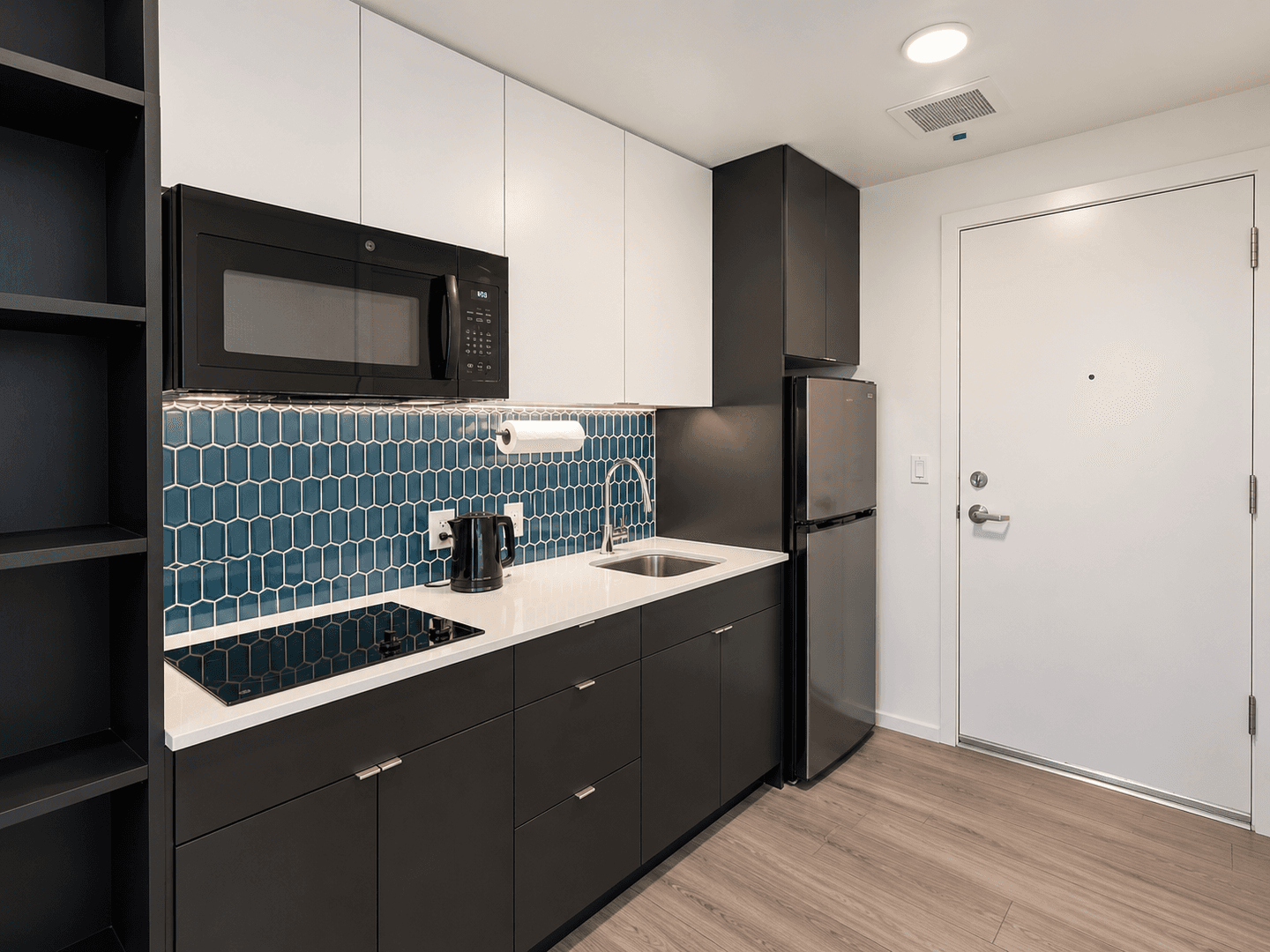 Seattle Apartment: 1103 Summit Ave