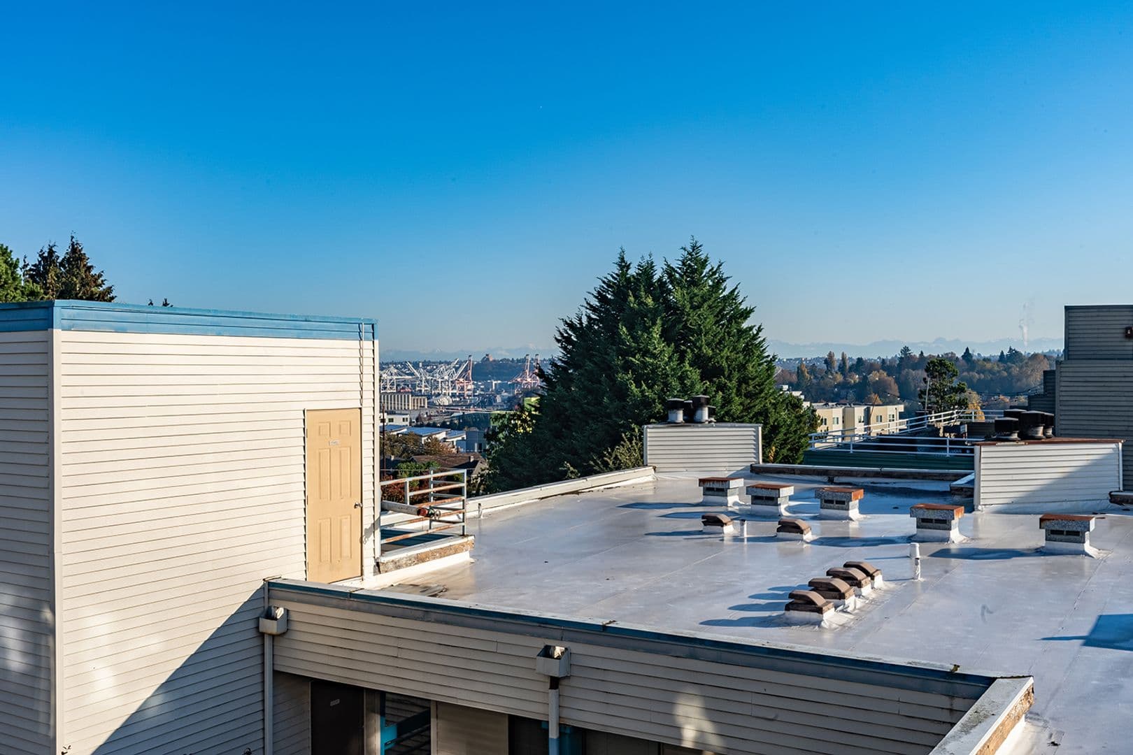 Seattle Apartment: 3266 SW Avalon Way