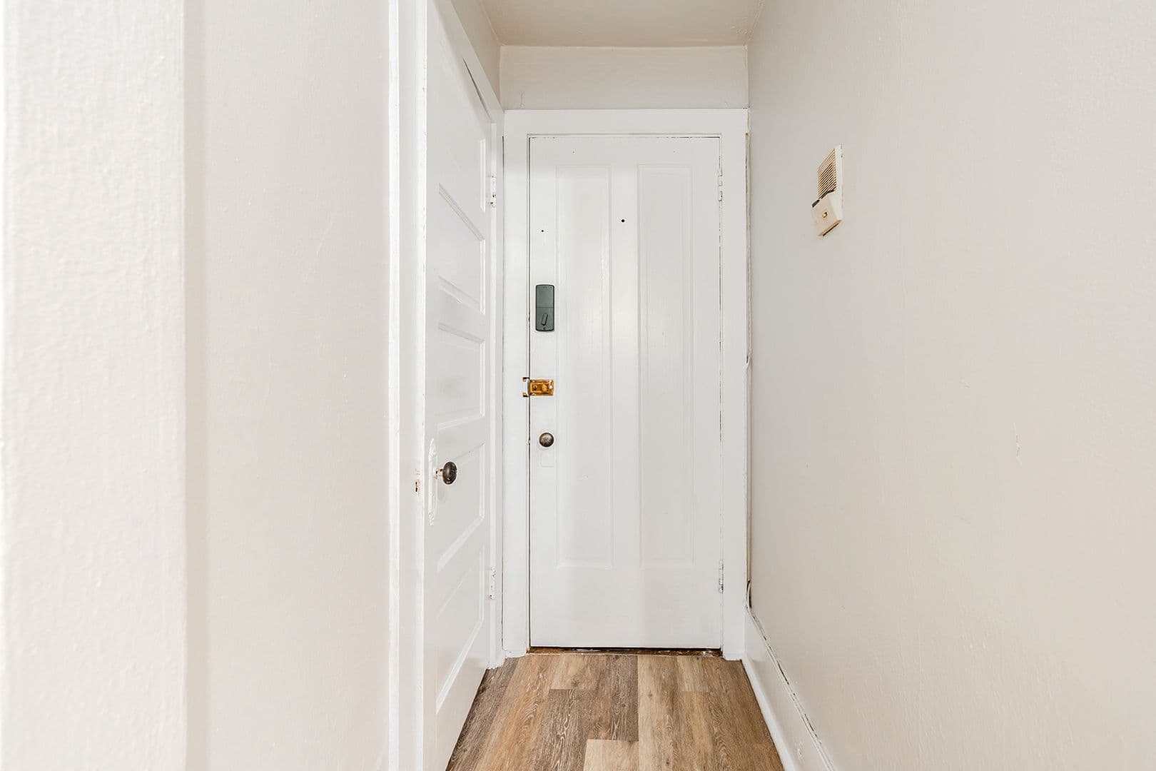 Seattle Apartment: 1625 E Madison St