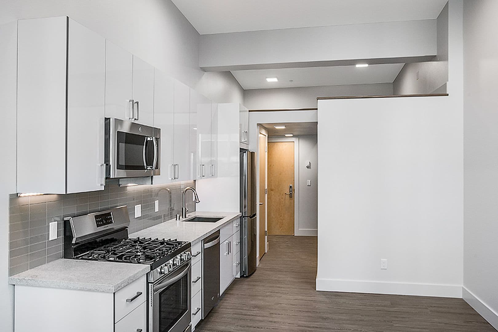 Seattle Apartment: 423 Terry Ave