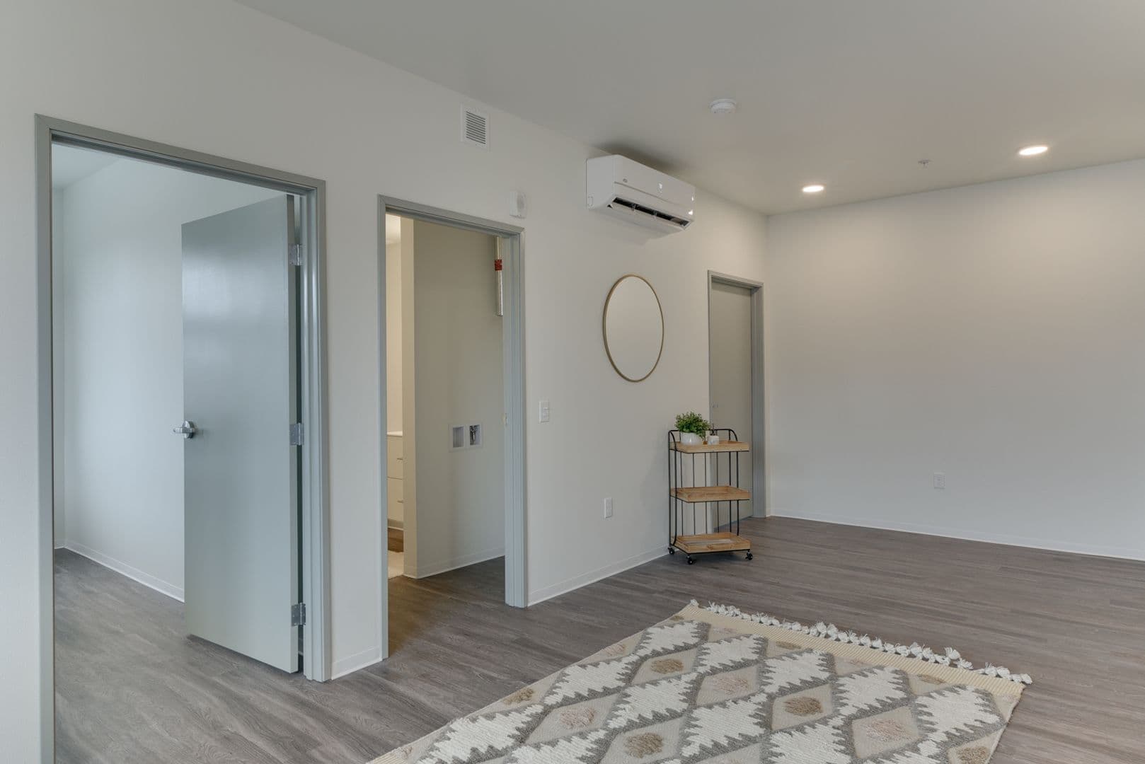 Portland Apartment: 1075 NW 16th Ave