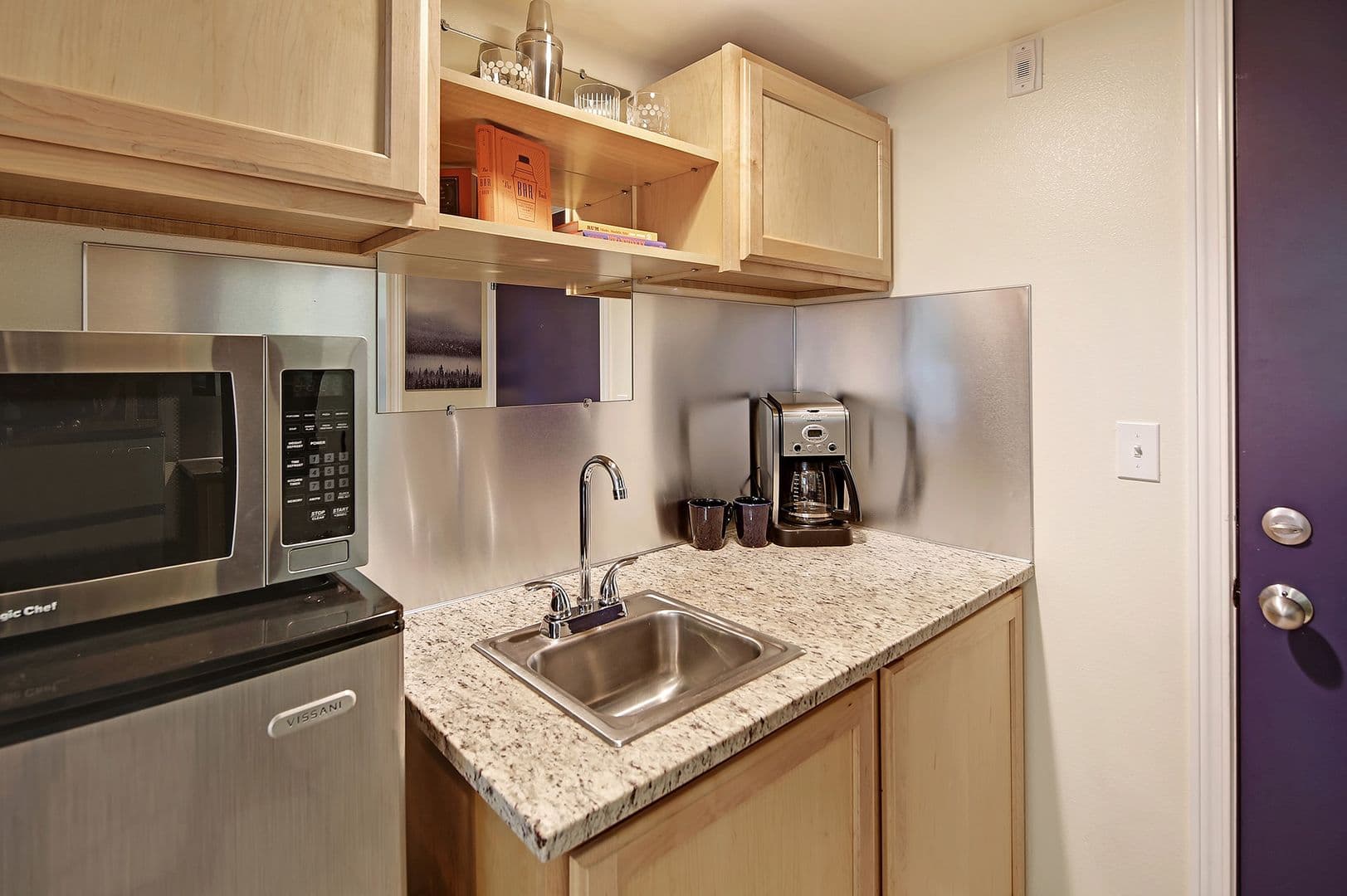 Seattle Apartment: 413 11th St