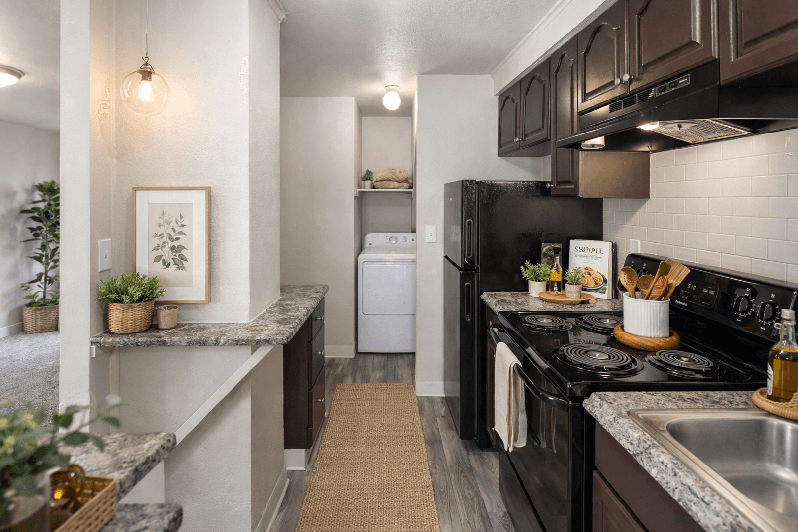Lakewood Apartment: 8333 32nd Ave S