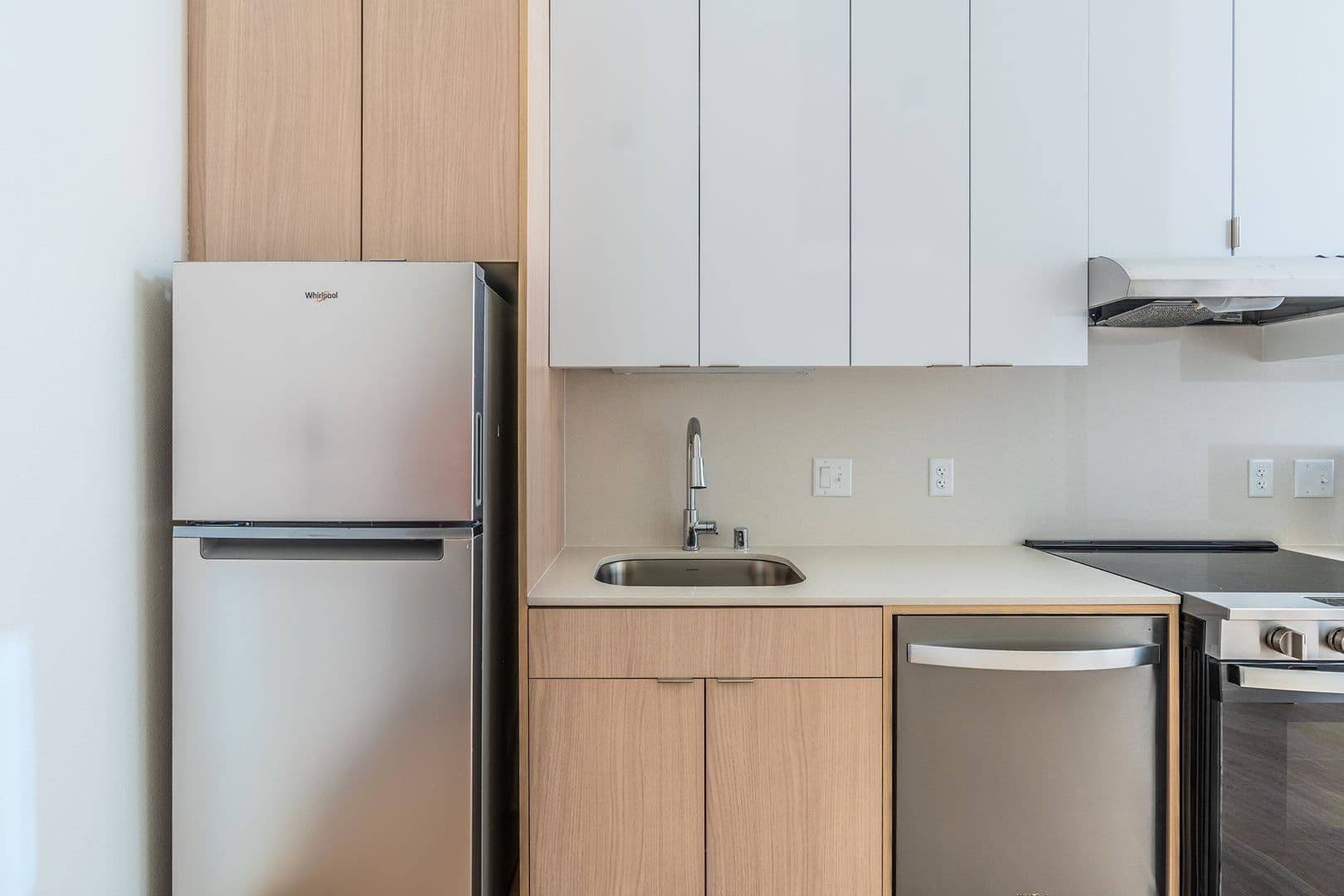 Bellevue Apartment: 290 106th Pl NE